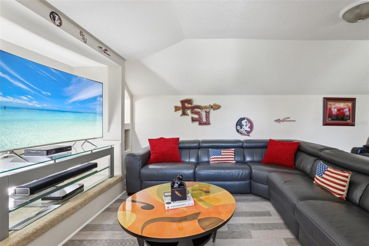 8107 Sierra Manor Lane, Tampa, FL 33635 Photo