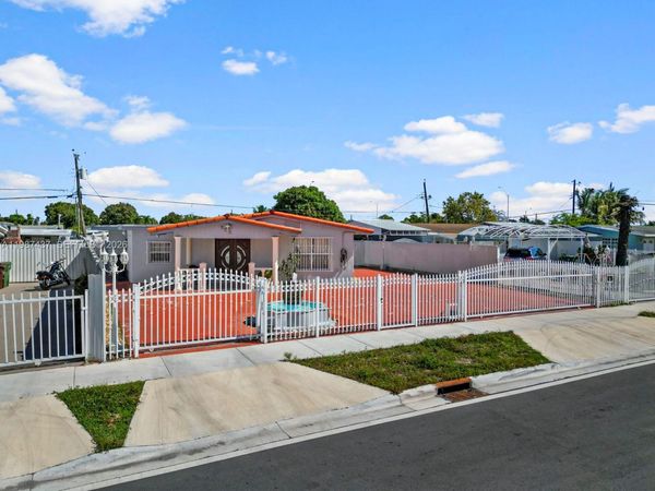 871 SE 5th Pl , Hialeah, FL 33010