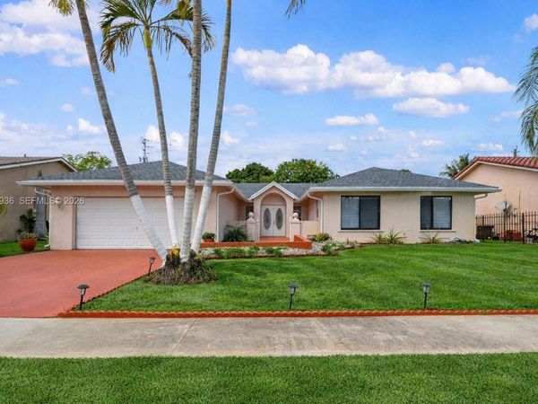 9131 N Lake Miramar Cir , Miramar, FL 33025