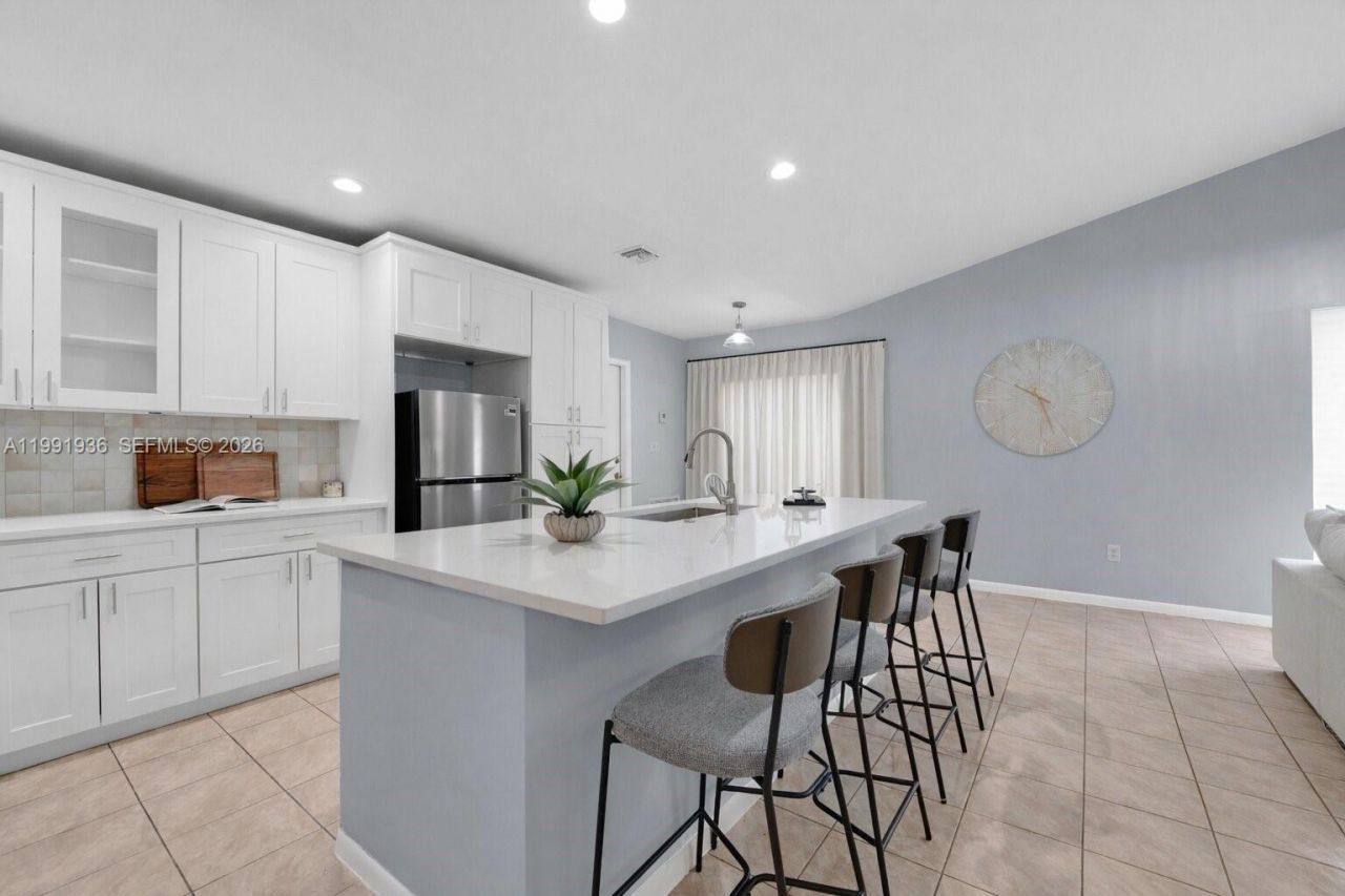 9131 N Lake Miramar Cir , Miramar, FL 33025 Photo