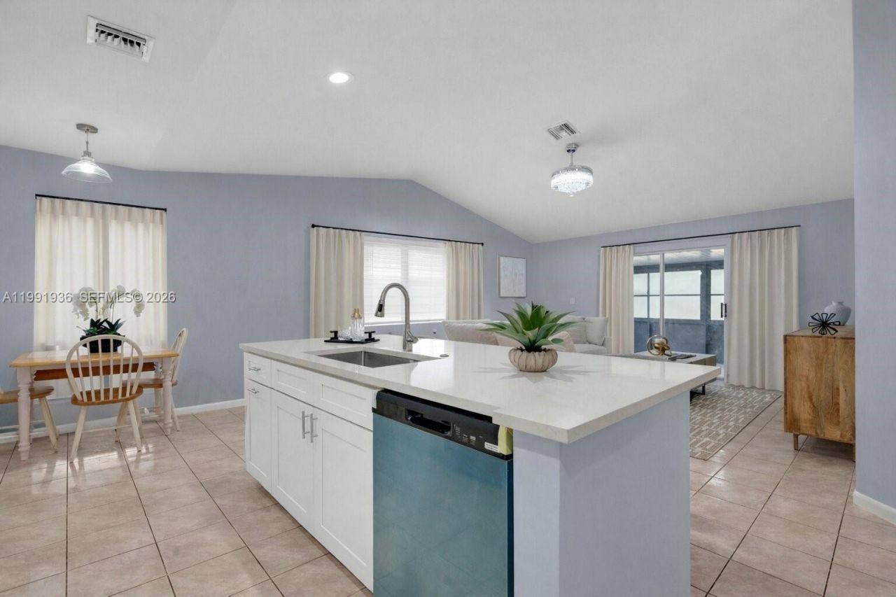 9131 N Lake Miramar Cir , Miramar, FL 33025 Photo