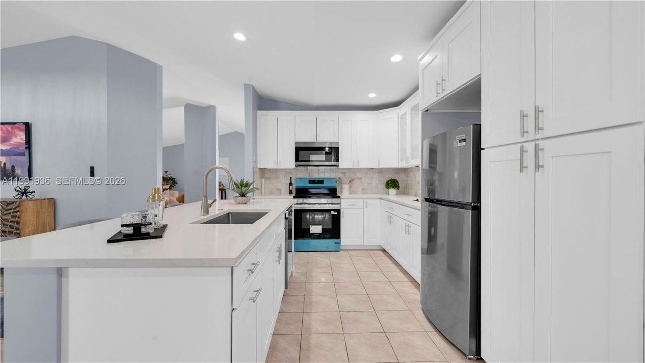 9131 N Lake Miramar Cir , Miramar, FL 33025 Photo