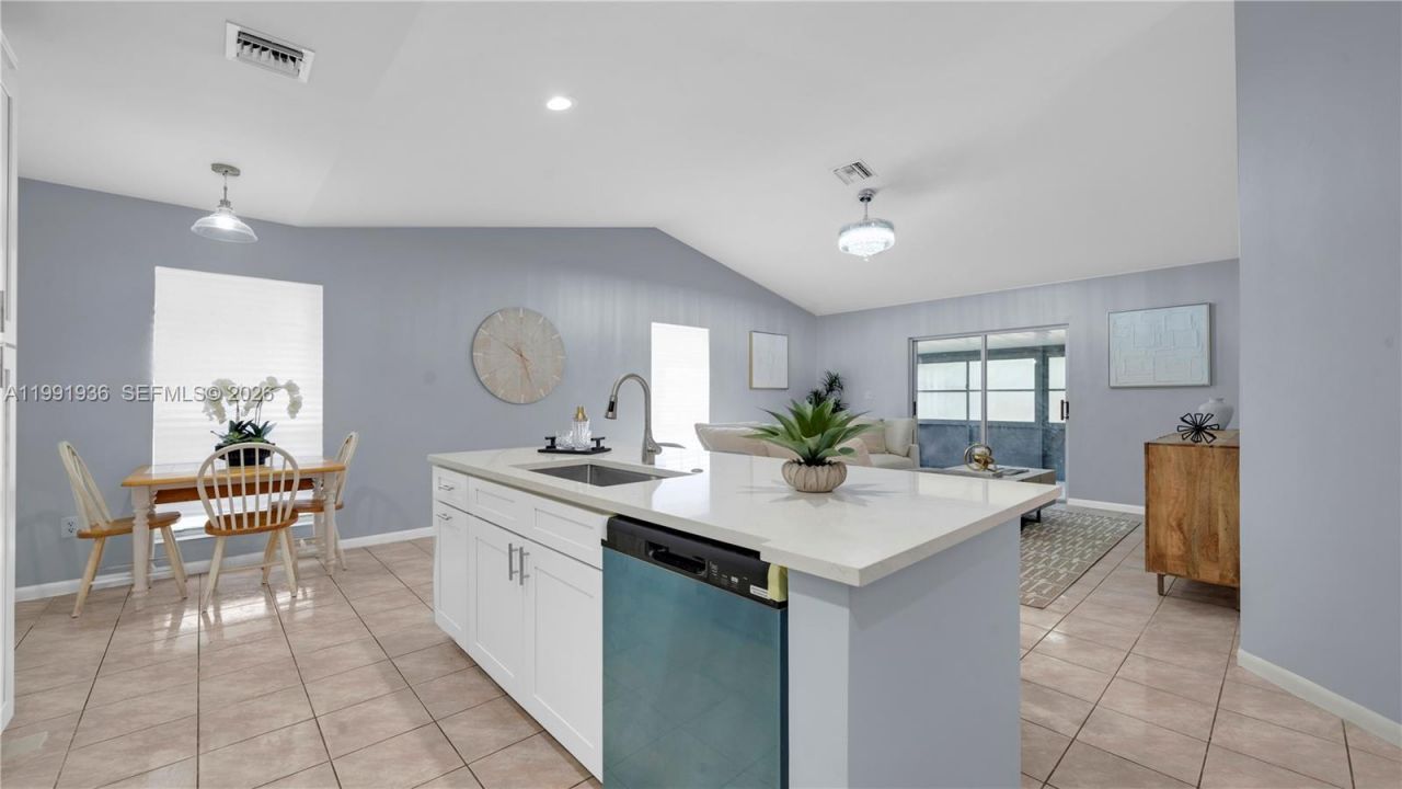 9131 N Lake Miramar Cir , Miramar, FL 33025 Photo