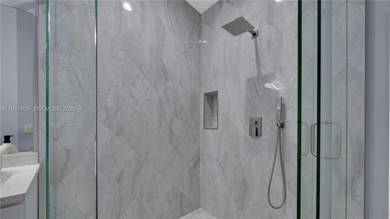 9131 N Lake Miramar Cir , Miramar, FL 33025 Photo