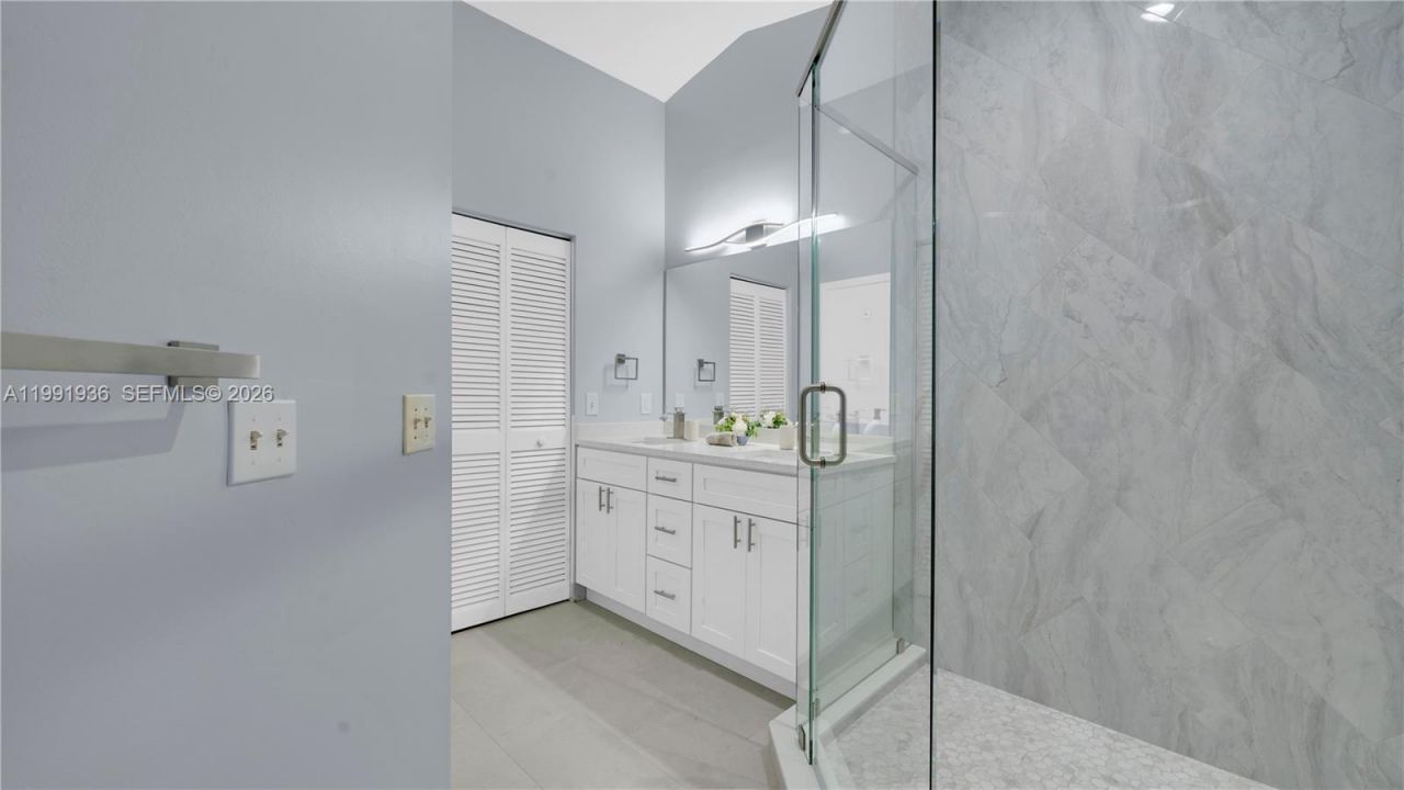 9131 N Lake Miramar Cir , Miramar, FL 33025 Photo