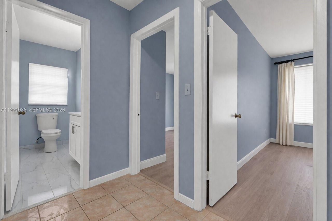 9131 N Lake Miramar Cir , Miramar, FL 33025 Photo