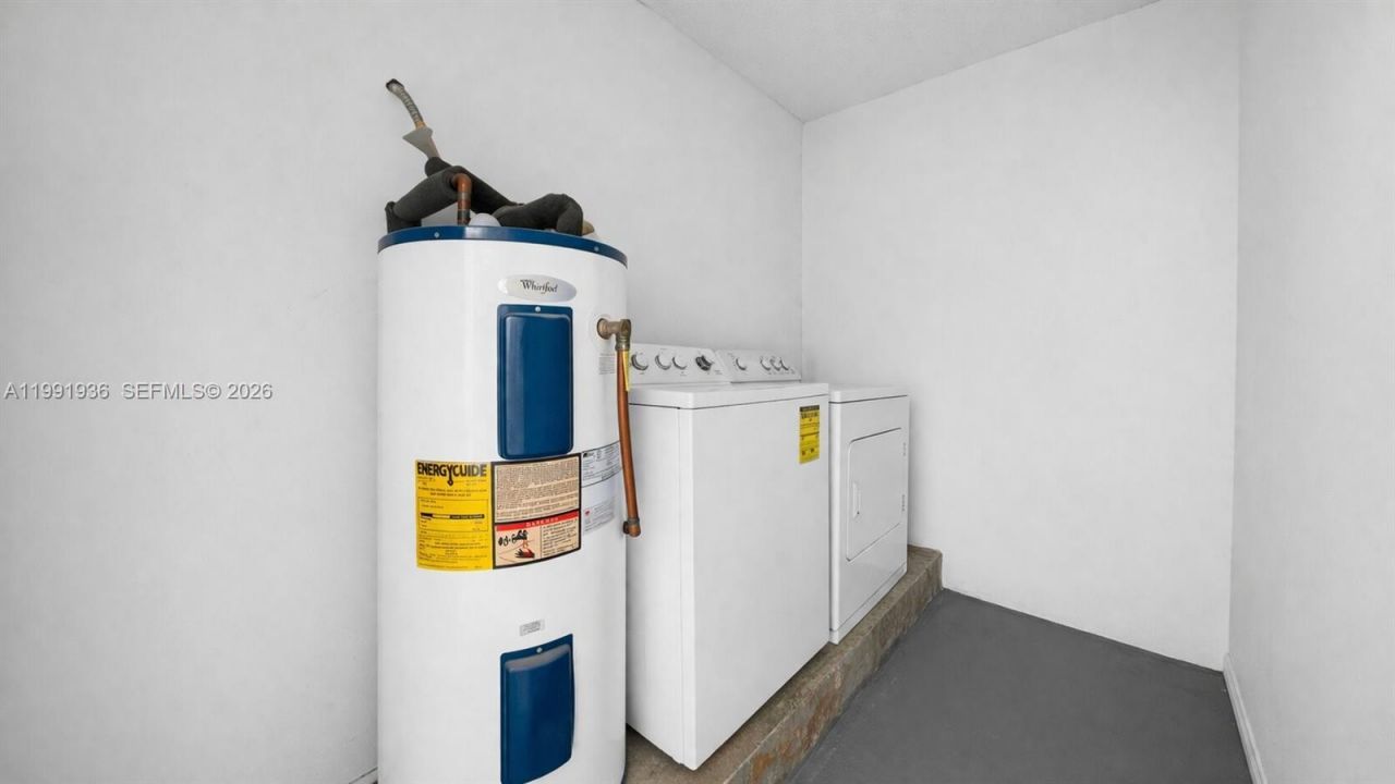 9131 N Lake Miramar Cir , Miramar, FL 33025 Photo