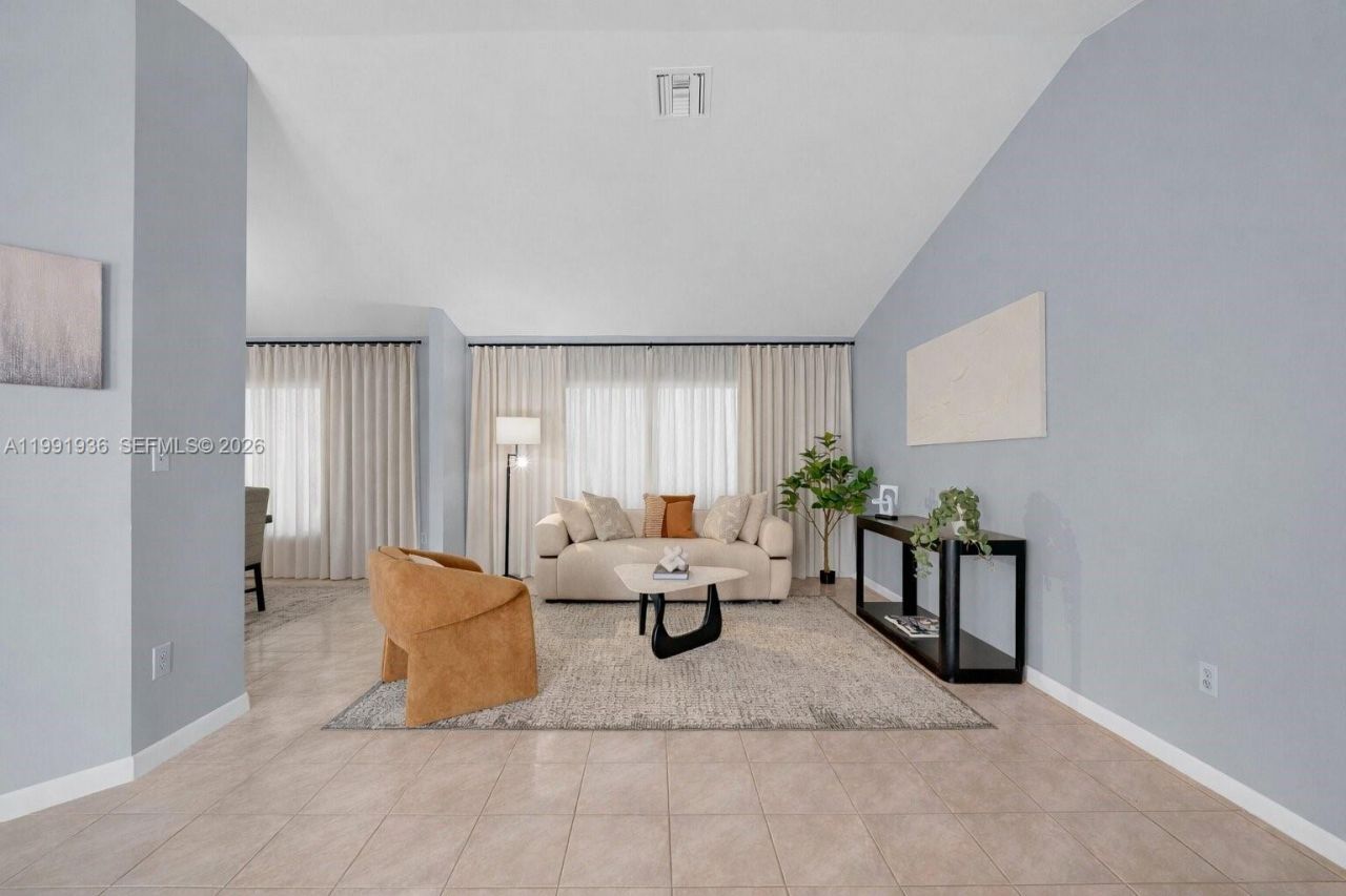 9131 N Lake Miramar Cir , Miramar, FL 33025 Photo