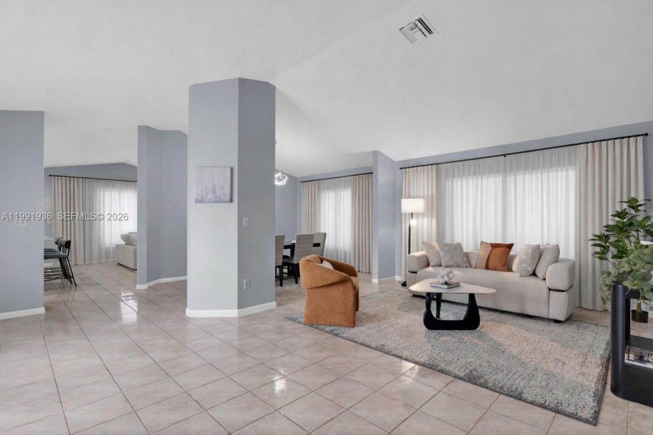 9131 N Lake Miramar Cir , Miramar, FL 33025 Photo