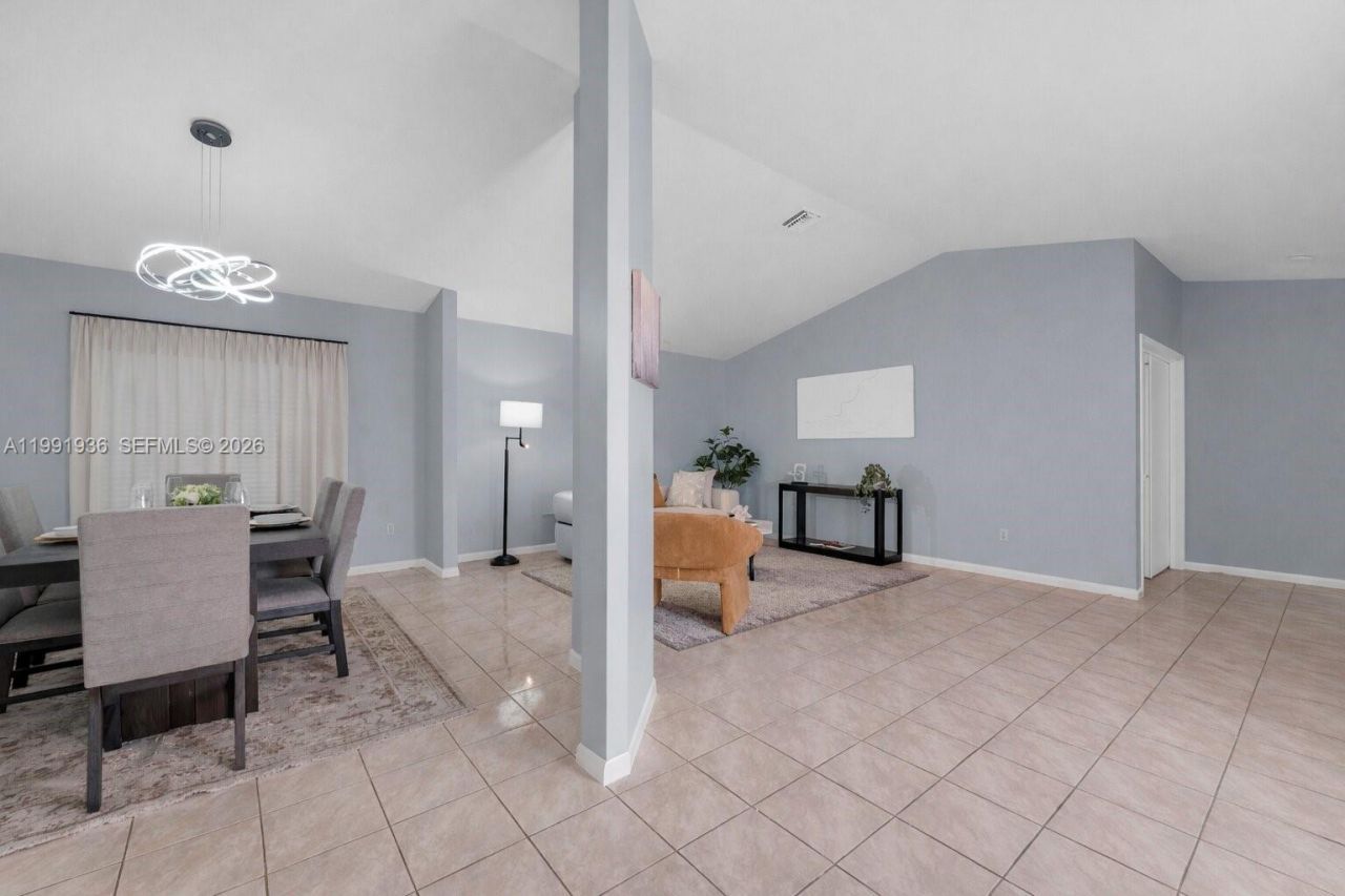 9131 N Lake Miramar Cir , Miramar, FL 33025 Photo