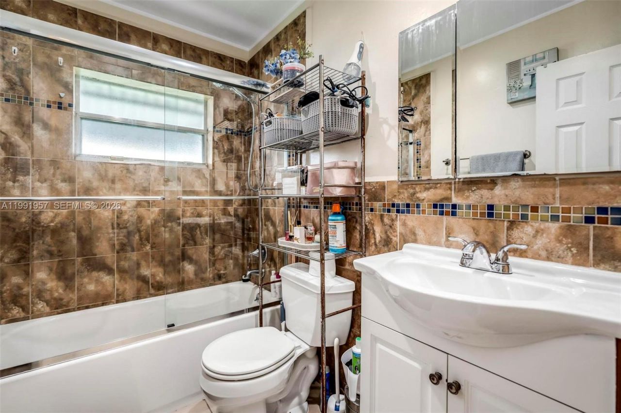 7211 NW 76th St , Tamarac, FL 33321 Photo