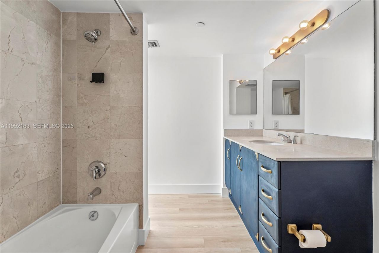 2101 Brickell Ave , Unit 806, Miami, FL 33129 Photo