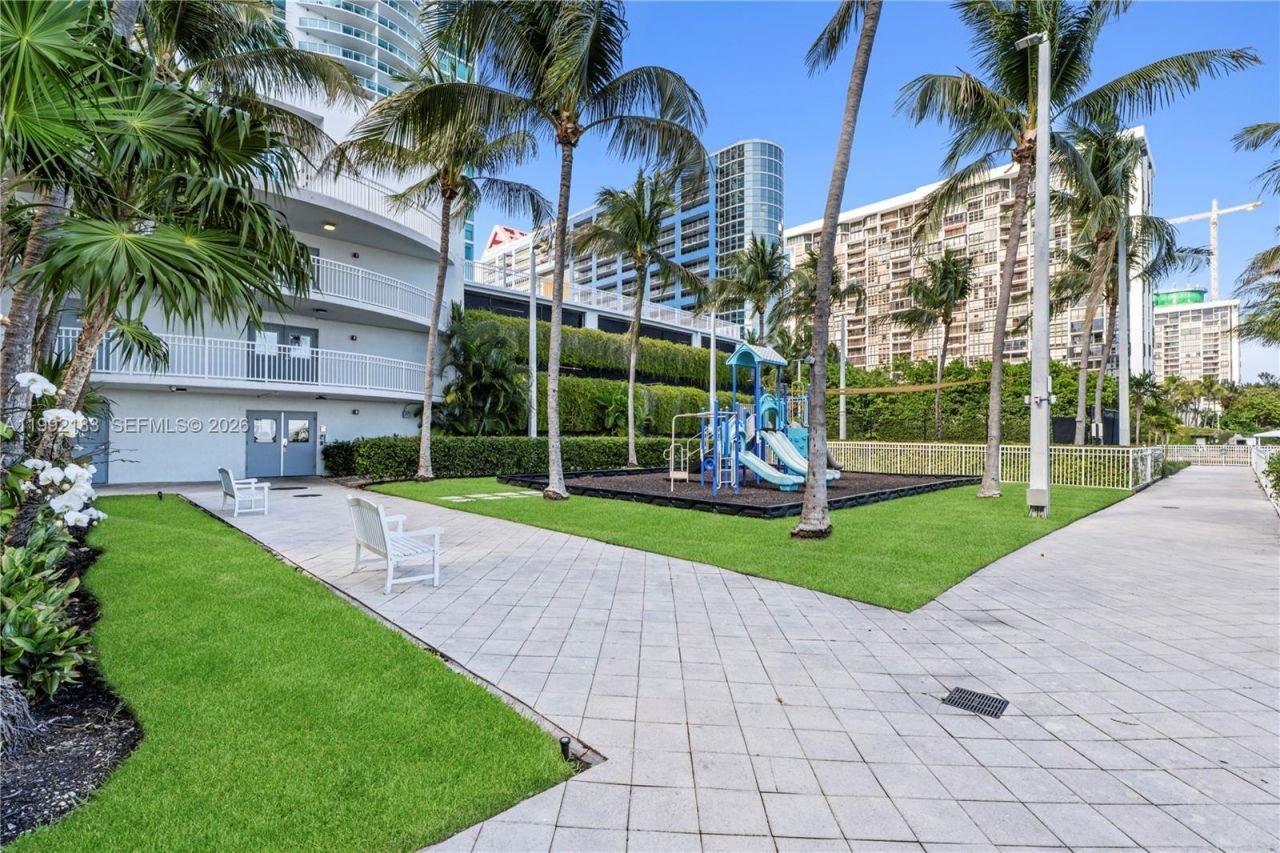 2101 Brickell Ave , Unit 806, Miami, FL 33129 Photo