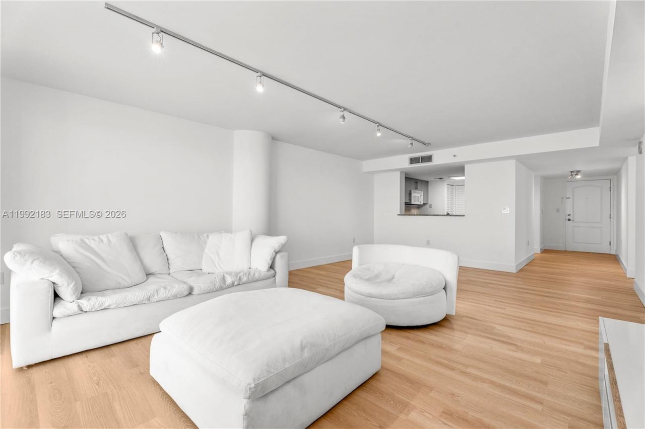 2101 Brickell Ave , Unit 806, Miami, FL 33129 Photo