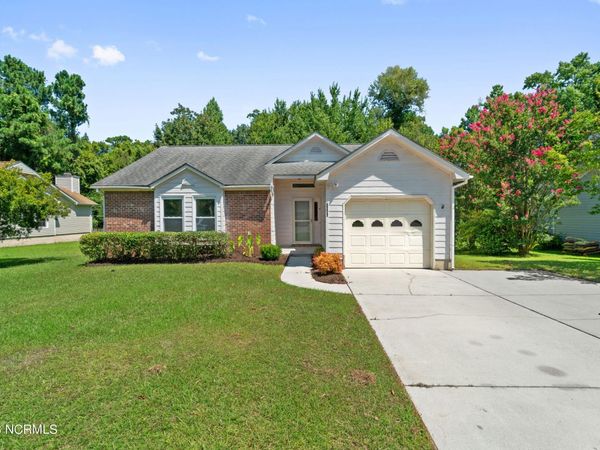 2666 Idlebrook Circle , Midway Park, NC 28544