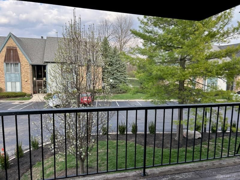 1936 Washington West Drive, Washington Township, OH 45458 Photo 2