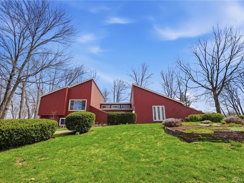 438 Merrick Drive, Beavercreek, OH 45434 Photo 2