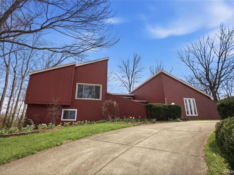 438 Merrick Drive, Beavercreek, OH 45434 Photo 3