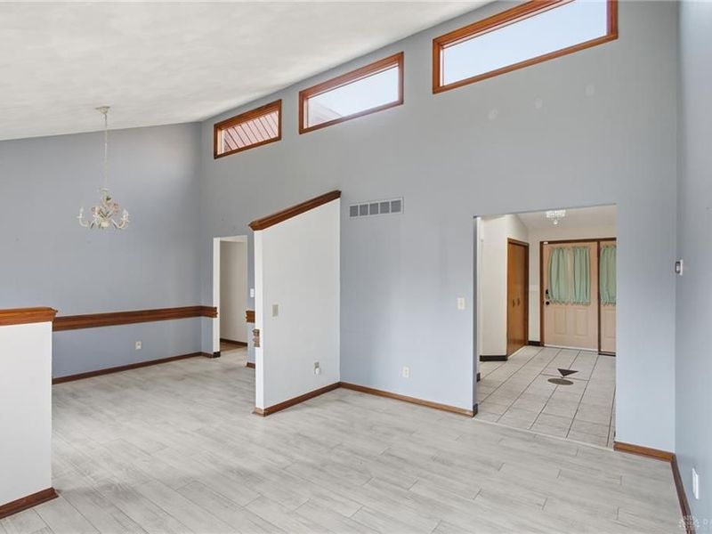 438 Merrick Drive, Beavercreek, OH 45434 Photo 8