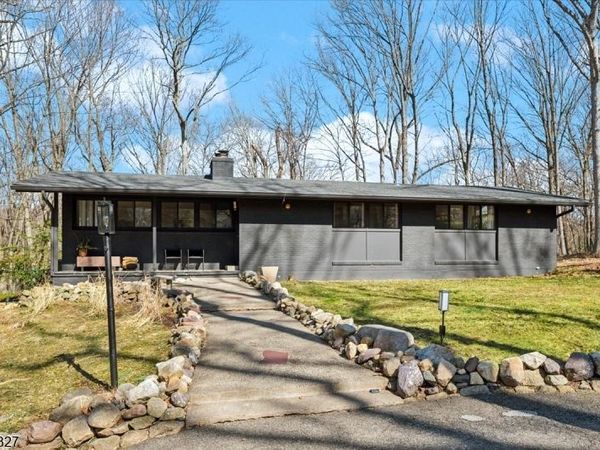 2 Audubon Dr, Denville, NJ 07834