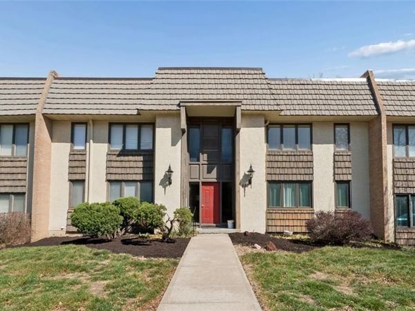 462 W 104 Street, Unit D, Kansas City, MO 64114