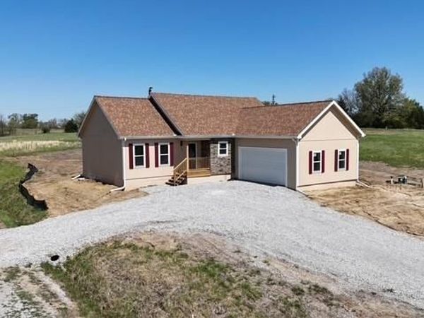 1881 Lake Viking Terrace, Gallatin, MO 64640