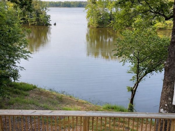81 Davis N Lake Access Rd, Camden, TN 38320