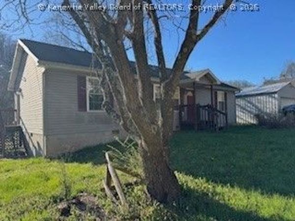 779 COOPERS CREEK Road, Charleston, WV 25312