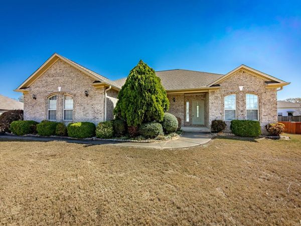 157 Booker Drive, Lonoke, AR 72086