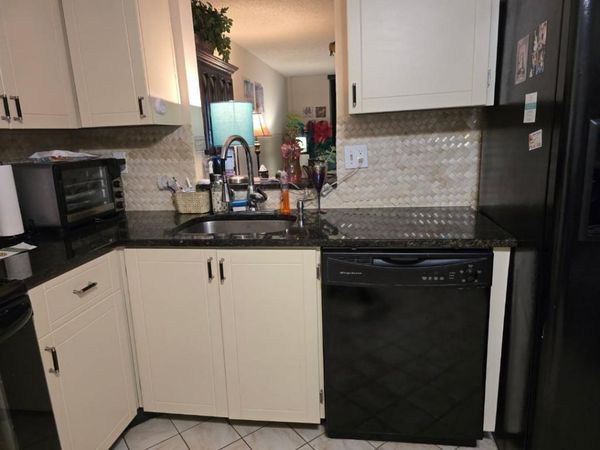 7300 Lake Cir Drive, Unit 404, Margate, FL 33063