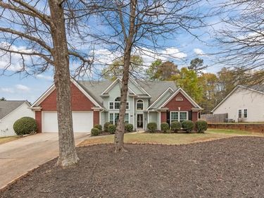 5780 Newberry Point Drive, Flowery Branch, GA 30542