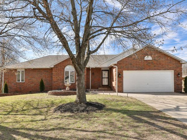 1716 W Northwood Street , Bolivar, MO 65613