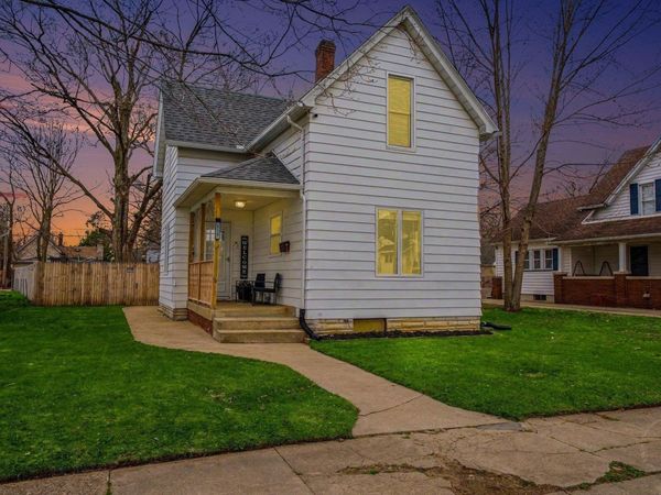 215 Smith Street, Mishawaka, IN 46544