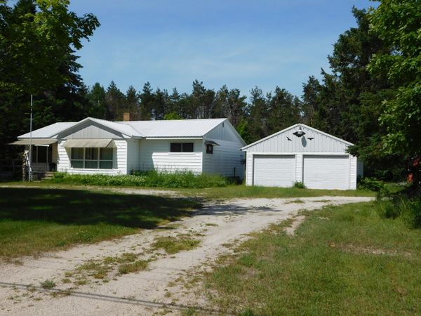 18102 E M-48, Goetzville, MI 49736