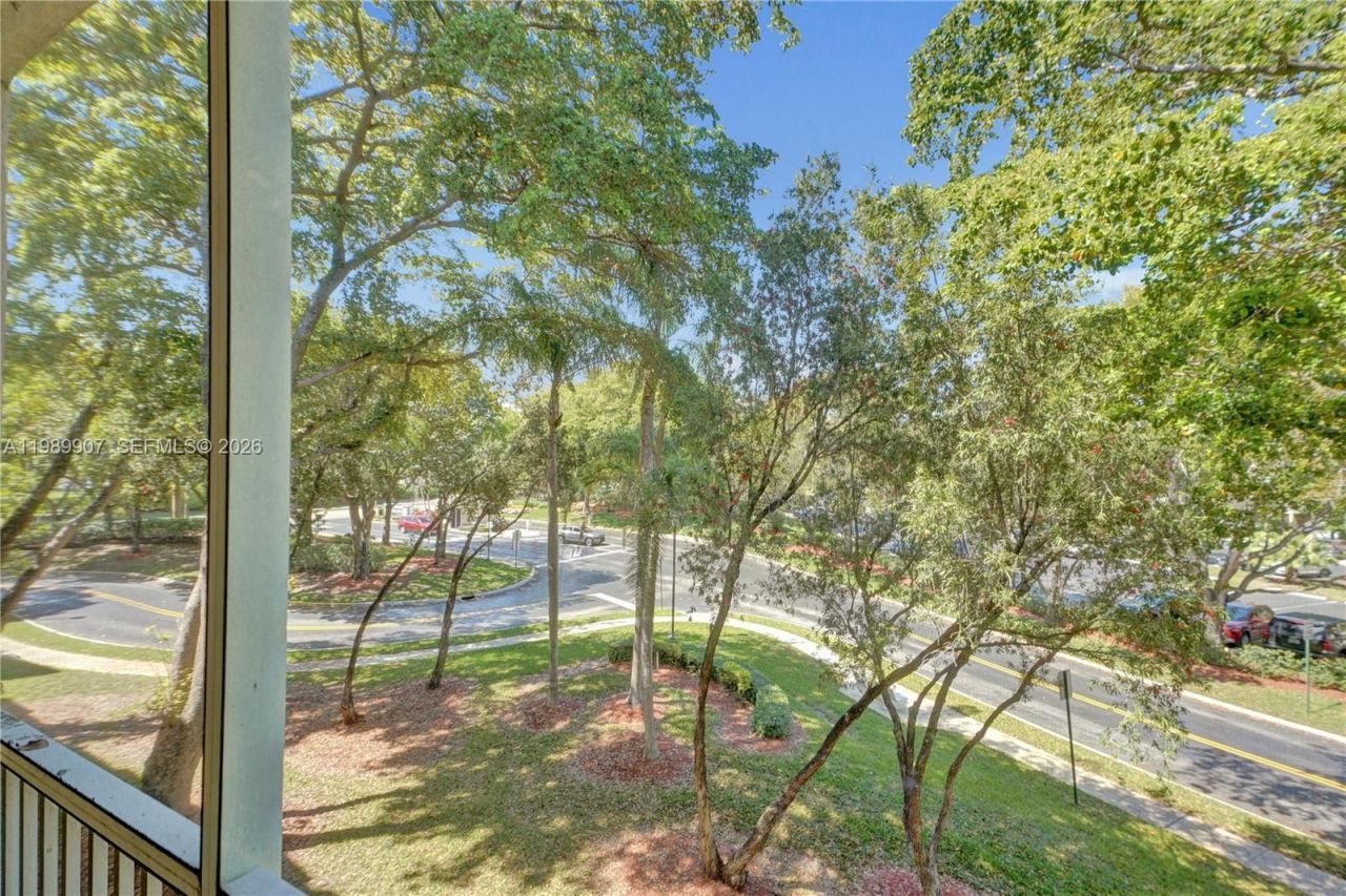 9511 Weldon Cir, Unit G306, Tamarac, FL 33321 Photo