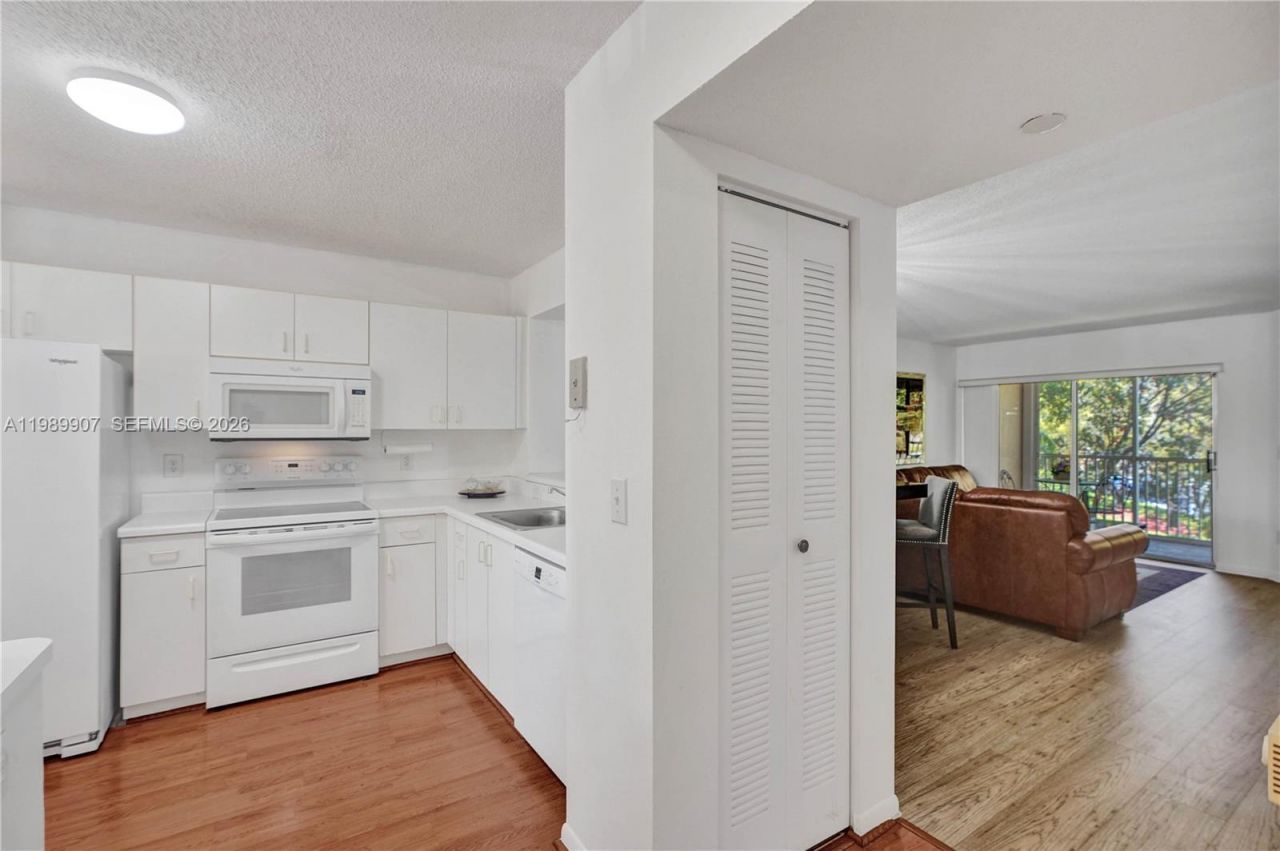 9511 Weldon Cir, Unit G306, Tamarac, FL 33321 Photo