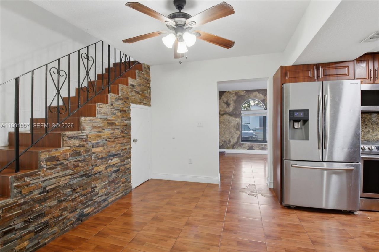 3210 SW 26th St , Unit 3210, Miami, FL 33133 Photo