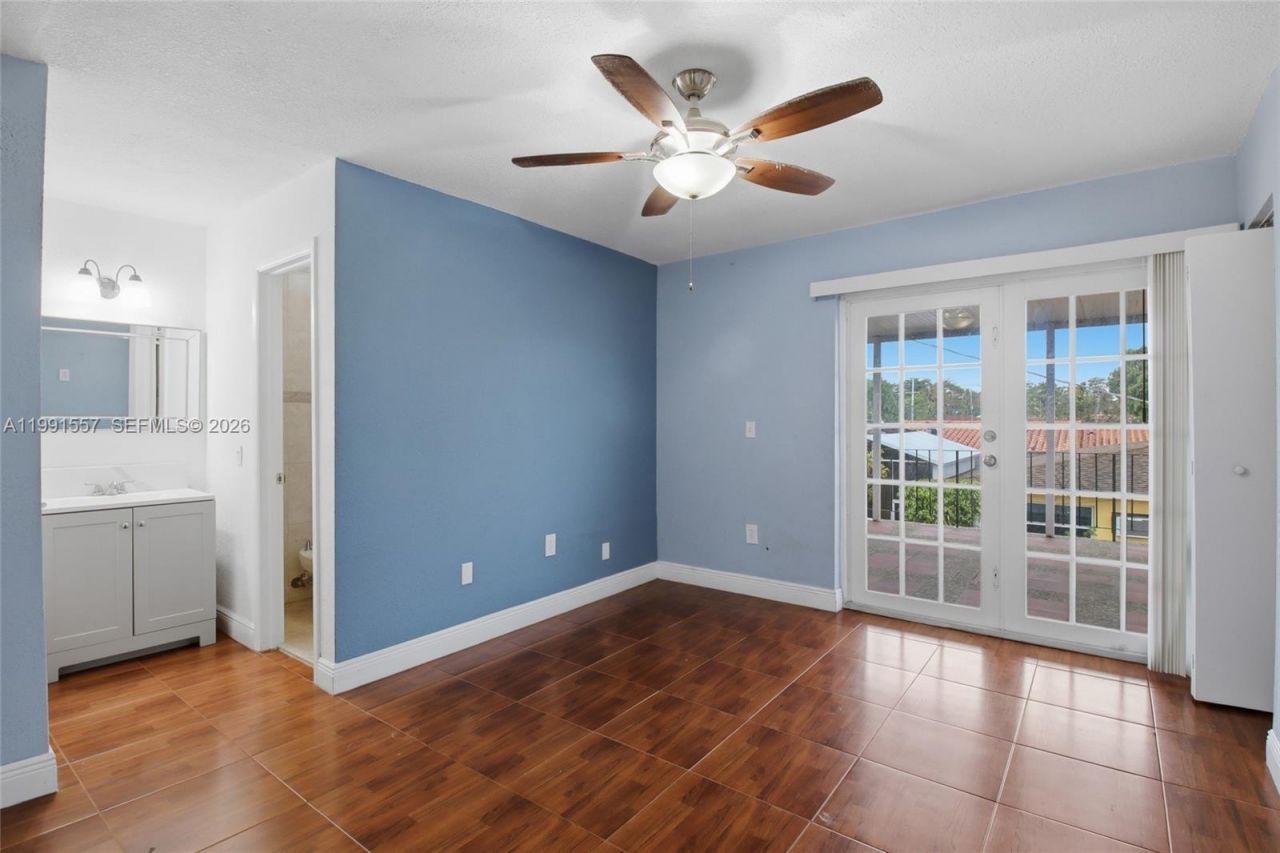 3210 SW 26th St , Unit 3210, Miami, FL 33133 Photo