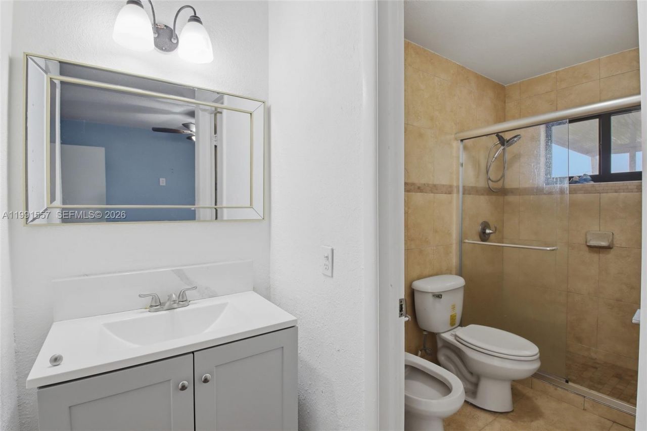 3210 SW 26th St , Unit 3210, Miami, FL 33133 Photo
