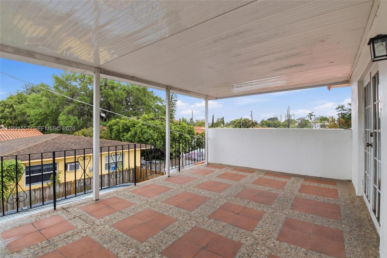 3210 SW 26th St , Unit 3210, Miami, FL 33133 Photo