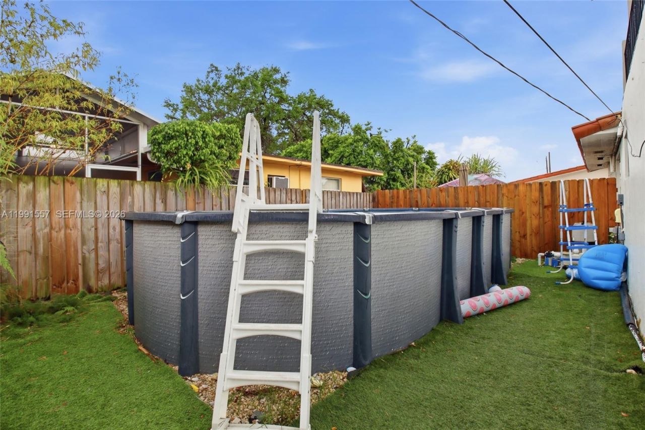 3210 SW 26th St , Unit 3210, Miami, FL 33133 Photo