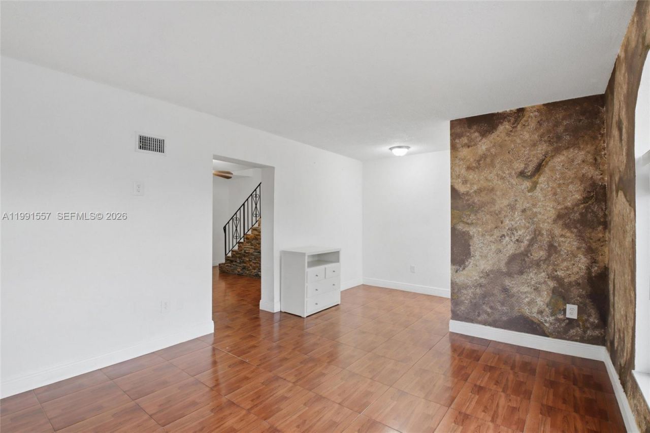 3210 SW 26th St , Unit 3210, Miami, FL 33133 Photo