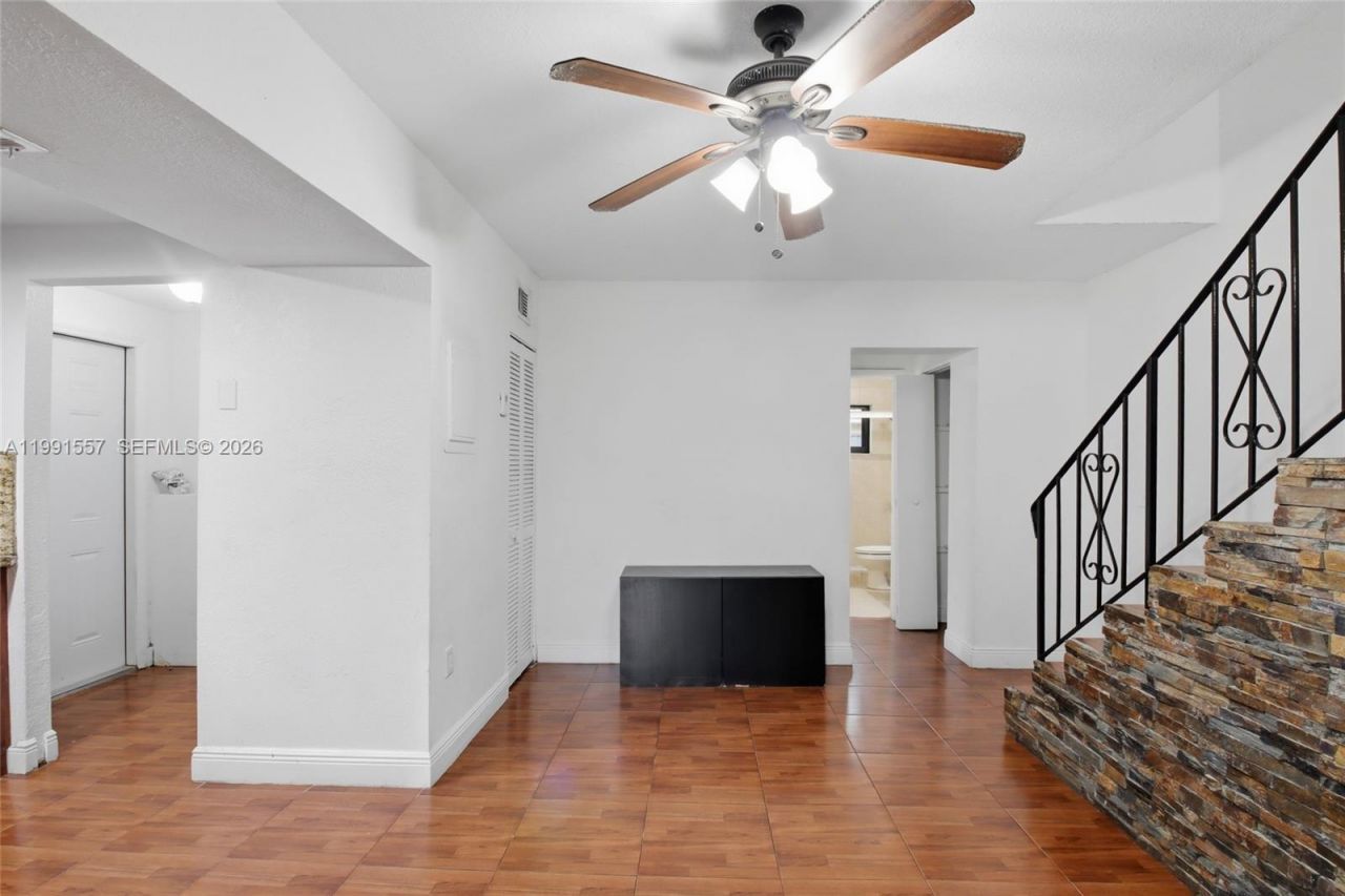 3210 SW 26th St , Unit 3210, Miami, FL 33133 Photo