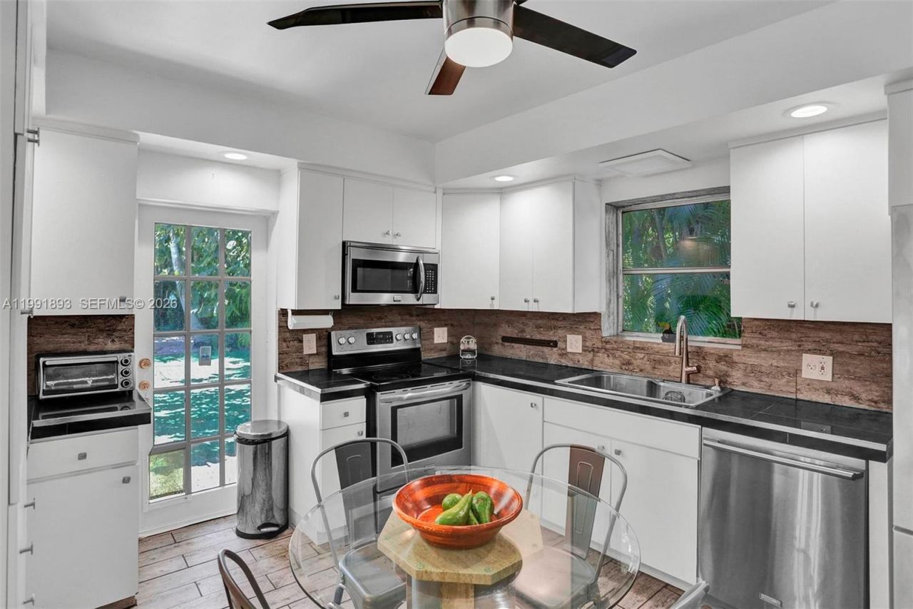 3920 Monserrate St, Coral Gables, FL 33134 Photo
