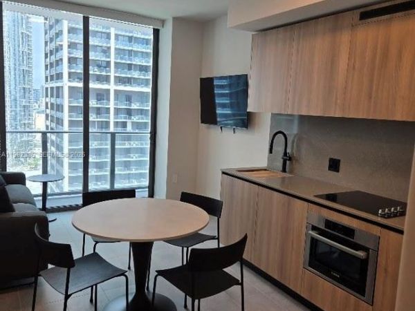 Unit 2810, Miami, FL 33132