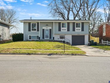 8321 Elizabeth Drive, Lincoln, NE 68505