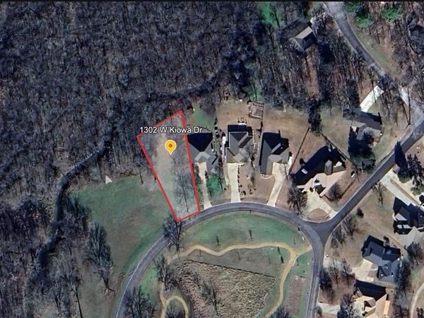 1302 Kiowa Drive W, Gainesville, TX 76240