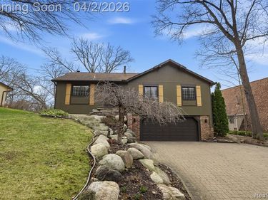 1929 Ridge Road, White Lake Twp, MI 48383
