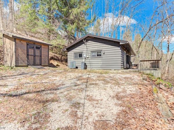 8087 2nd Drive SW, Bowerston, OH 44695