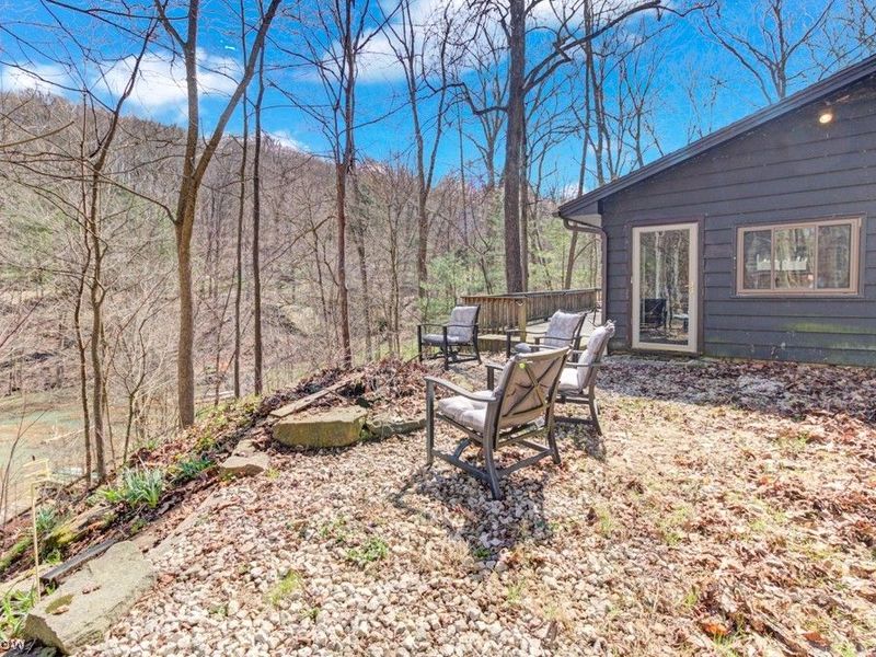 8087 2nd Drive SW, Bowerston, OH 44695 Photo 2